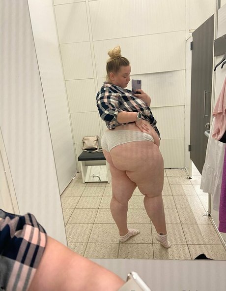 bootyassgirl スター 裸 画像