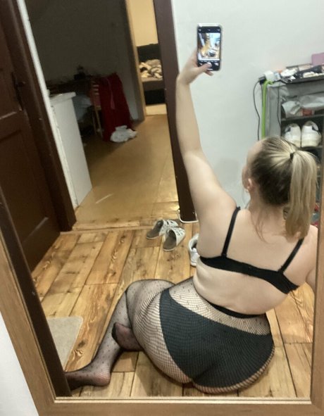 コスプレ フェムボーイ オンリーファンズ エロチック 写真