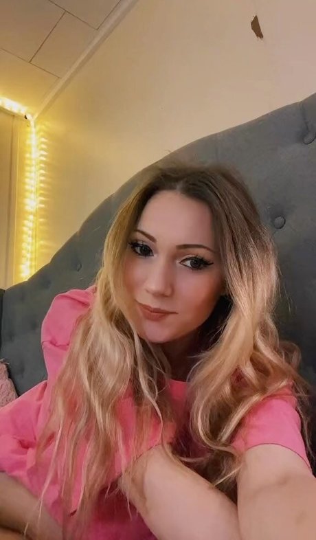 Little Momma ヌードのポルノスター 写真