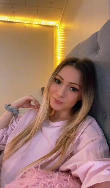 Little Momma アダルトモデル 写真