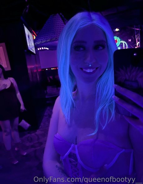 トランス熟女オンリーファンズ ホットポルノ 画像