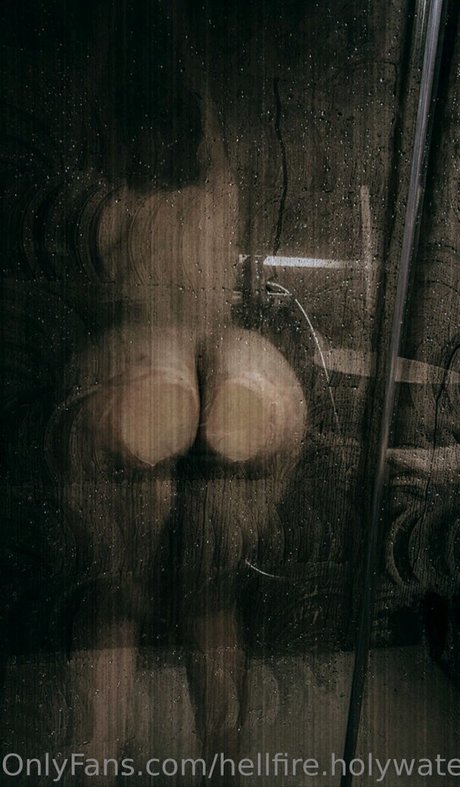 hellfire holywater111 ポルノスター 裸 写真