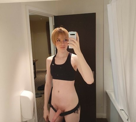 ヌード熟女オンリーファンズ 無料 写真