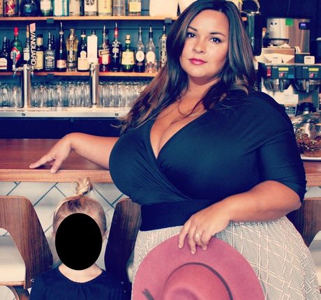 成熟したラテン系オンリーファンズ セクシーxxx 写真