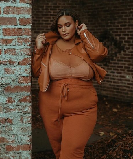 熟女 BBC オンリーファンズ ヌード 画像