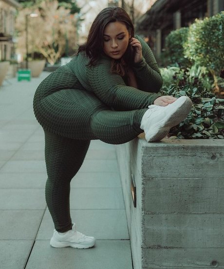 Nicole Denise Johansson 完璧な女優 画像