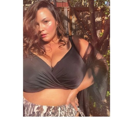 Nicole Denise Johansson アート女優 写真