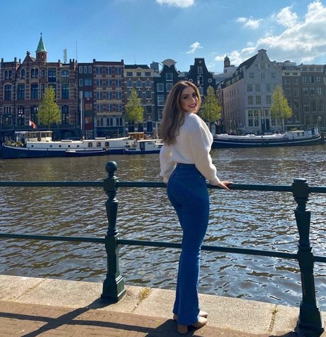 Ylenia Bevelacqua 独占ポルノスター 写真