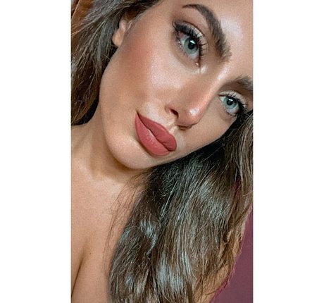 Ylenia Bevelacqua スター ヌード 写真