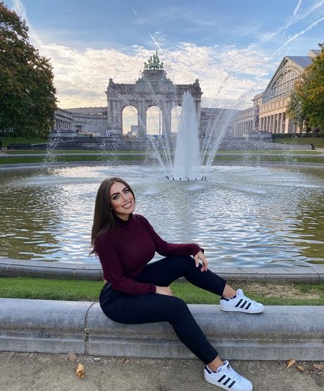 Ylenia Bevelacqua 独占ポルノスター 写真