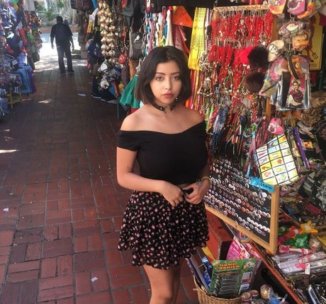 曲線美のブロンドオンリーファンズ ホットセックス 写真