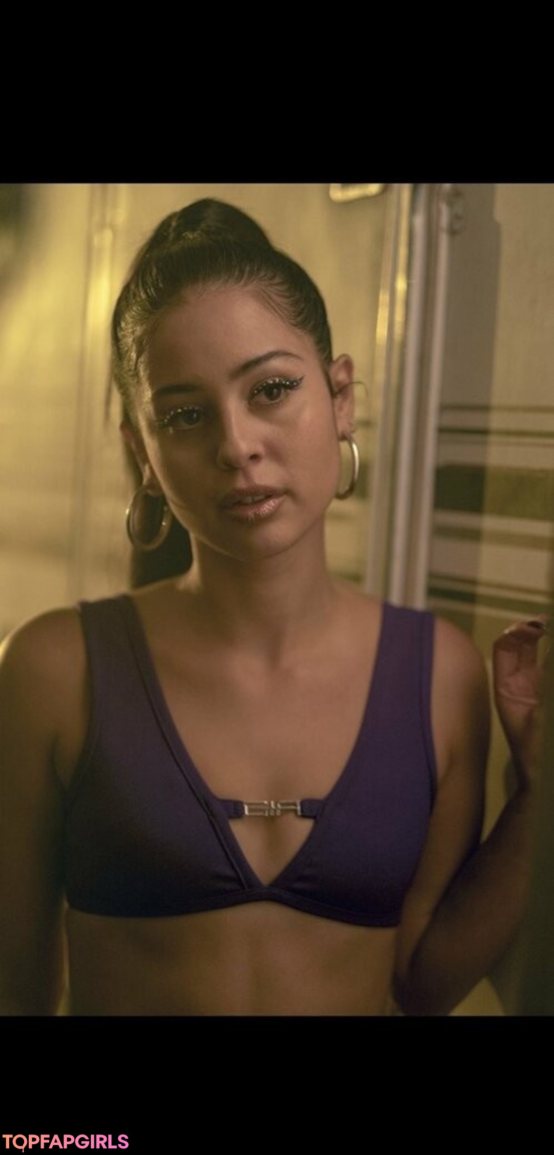 スキニーモデルオンリーファンズ パーフェクト 写真