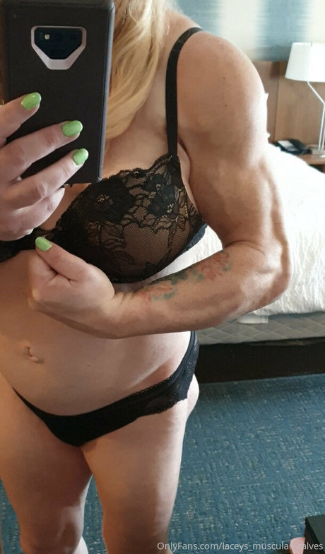 太ったお母さんオンリーファンズ セクシーヌード 写真