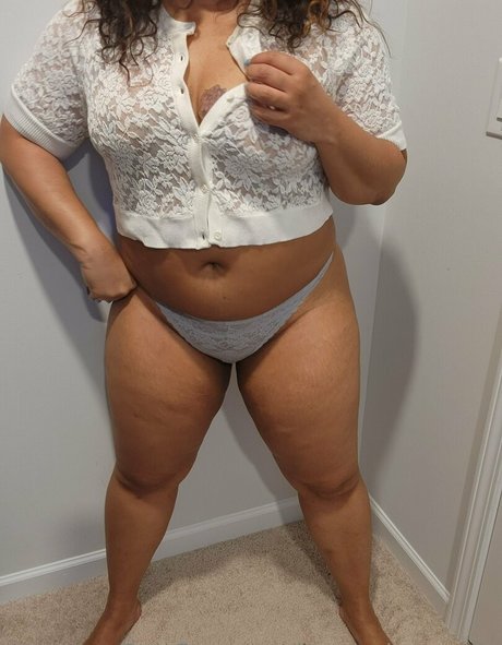 lucycashmerevip エロティックモデル 画像