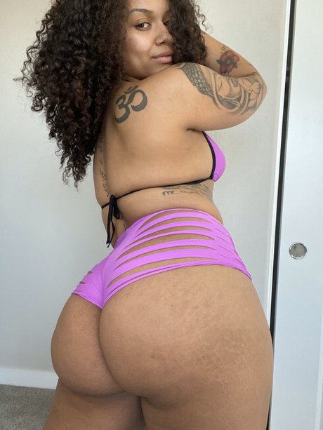 戦利品オンリーファンズ ヌード 写真