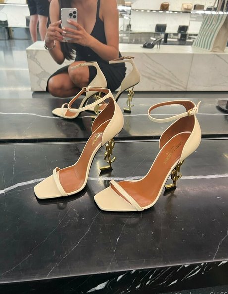 alotoftiff ポルノスター 写真