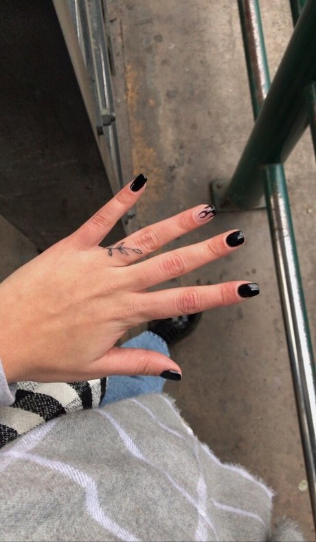 後背位オンリーファンズ エロ 画像