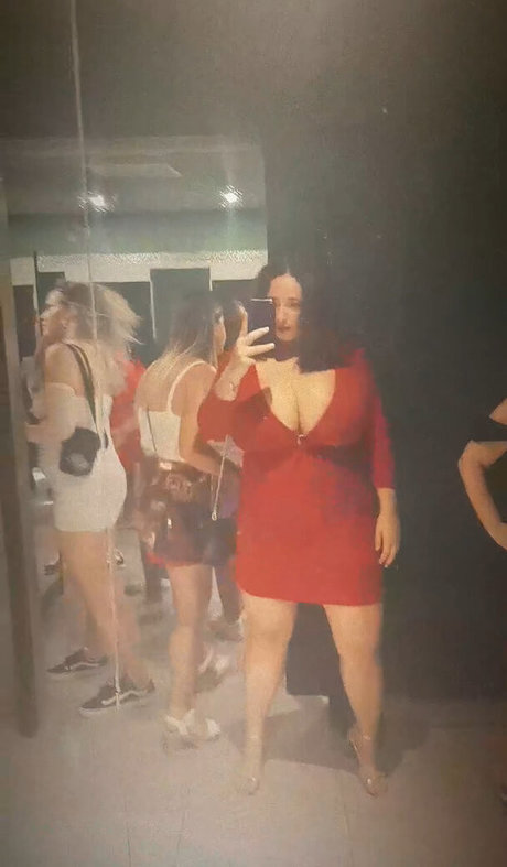 ボディビルダーヌードオンリーファンズ 無料 写真