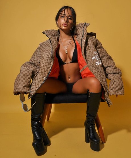 イギリスのおばあちゃんオンリーファンズ 無料 写真