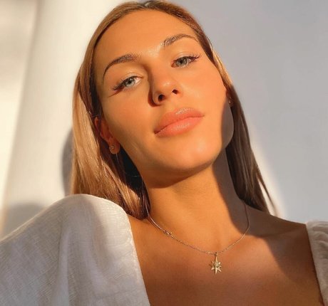 ティーンレズビアンオンリーファンズ ポルノグラフィック 写真