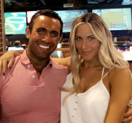 かわいいブロンドのオンリーファンズ ベスト 写真