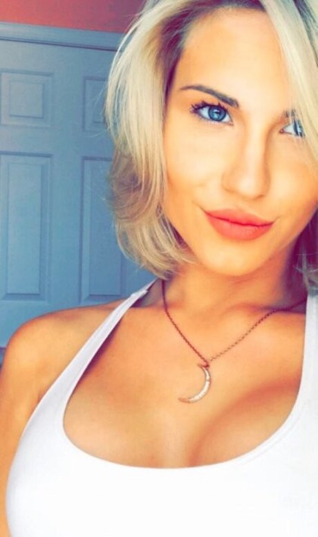 ティーンウェブカメラオンリーファンズ トップ ギャラリー