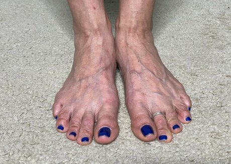 JOI オンリーファンズ セクシー裸 写真