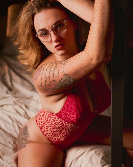 Raelyne Summeier ヌードモデル ギャラリー