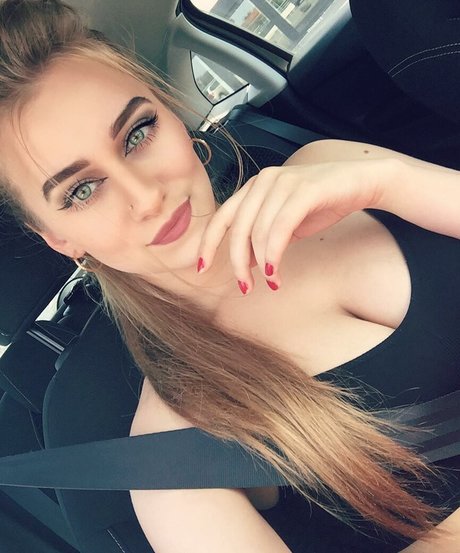 熟女の足オンリーファンズ 無料アダルト 画像