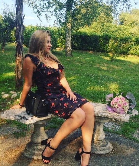 肉厚熟女オンリーファンズ 無料セクシー 写真