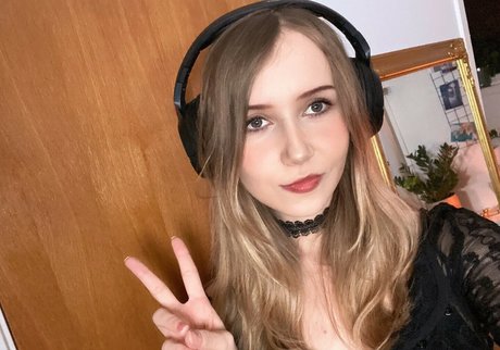 Apollolol アダルトモデル 写真