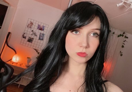 柔軟なティーンオンリーファン 美しいヌード 写真