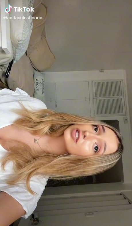 Anita Celestino ホットなポルノスター 写真