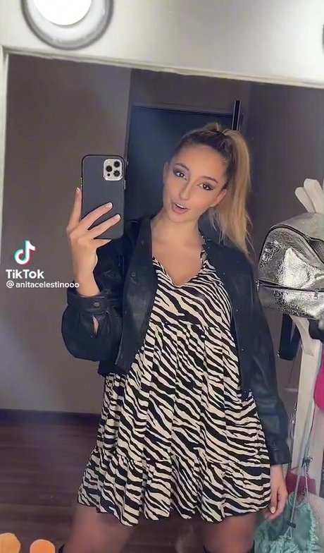 Anita Celestino スター 裸 画像