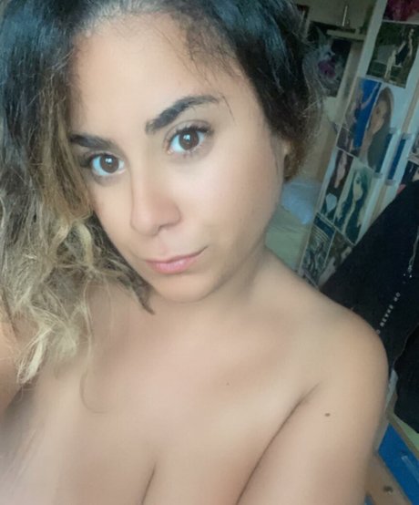 カムフィートオンリーファンズ ポルノ 写真