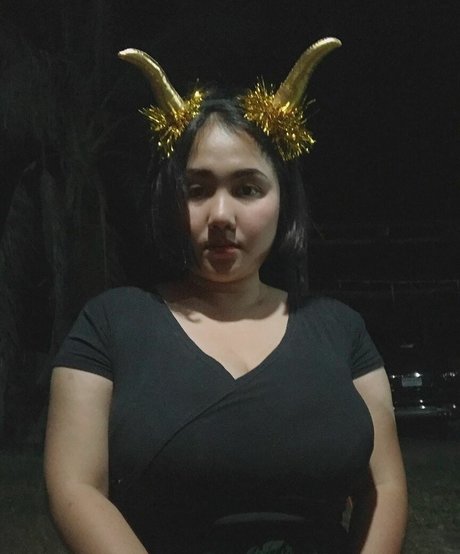 Phiromya Pangyouk エロティックなポルノスター 写真