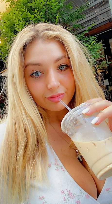 meakelena 素敵なモデル 写真