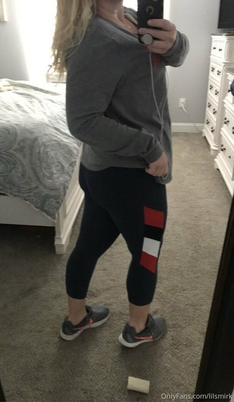 lilsmirk ポルノスター 素敵 ギャラリー