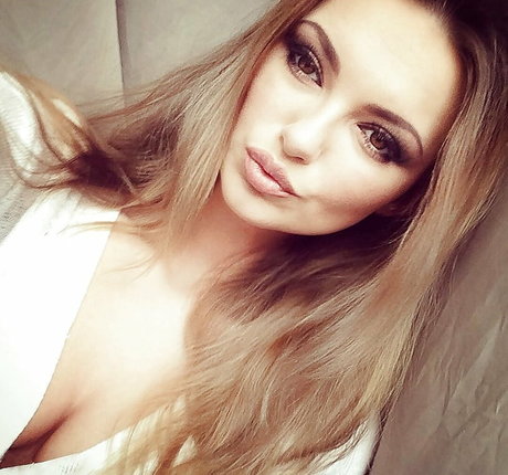 Luiza Sprusinska セックスモデル 写真