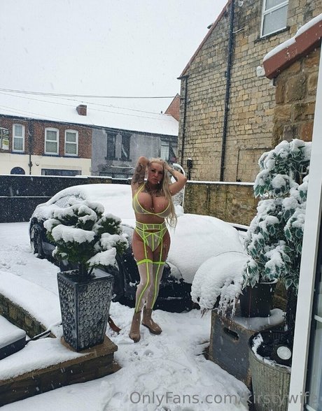 kirstywife ポルノスター 写真