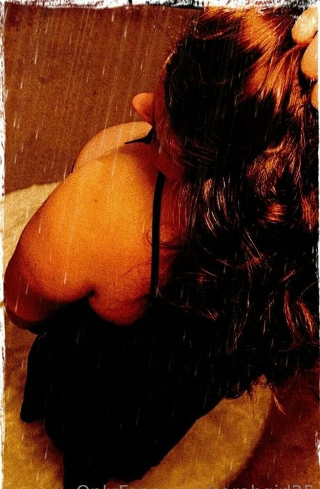 ぽっちゃりブルネットオンリーファンズ ポルノ 写真