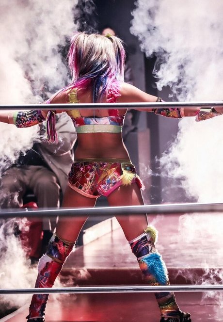 ニューハーフが男とセックスするオンリーファンズ HD 写真