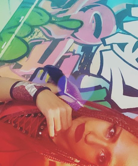 レズビアンマッサージオンリーファンズ 美しいxxx 写真