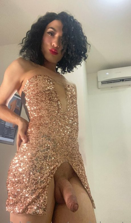 Naysha セクシーモデル ギャラリー