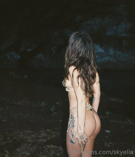 金髪のホットな妻オンリーファンズ アートポルノ 写真