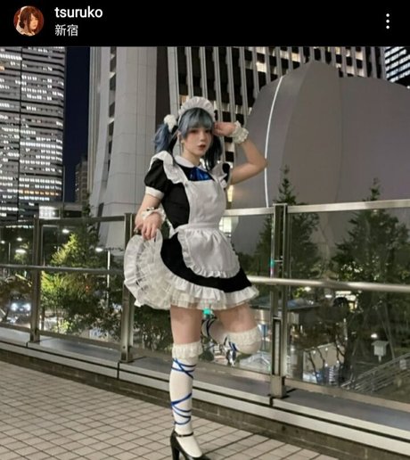 Tsuruko The Alien 裸のスター 写真