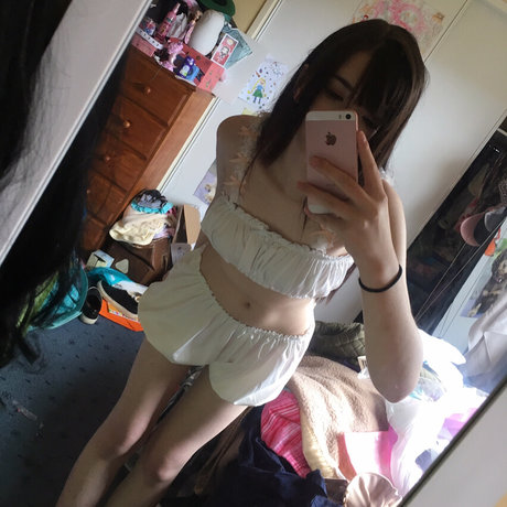 Tsuruko The Alien 美しいスター 画像