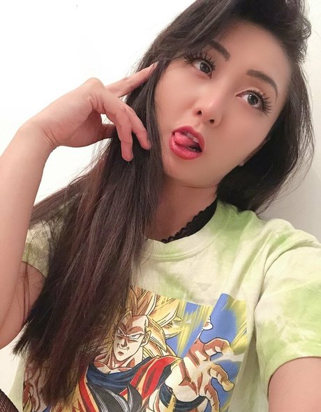 アジアの無料オンリーファンズ 裸 画像