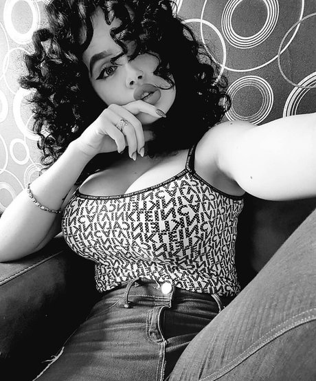 Taliyamilano ポルノスター セクシー 写真