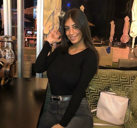 妊娠中のオンリーファンズ ホットポルノ 画像